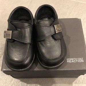 Kenneth Cole Reaction toddler dress shoes.